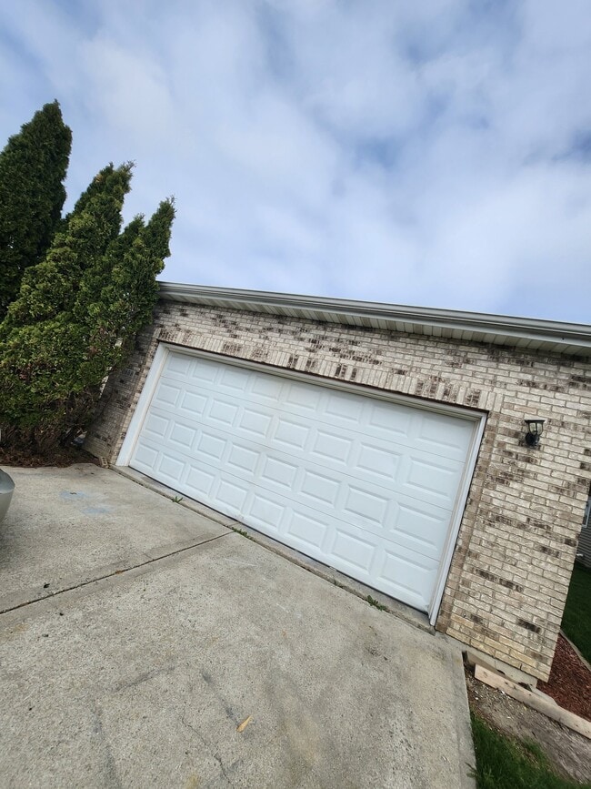 Photo - 10859 Park St