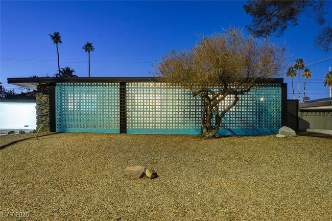 Photo - 1558 Aztec Way