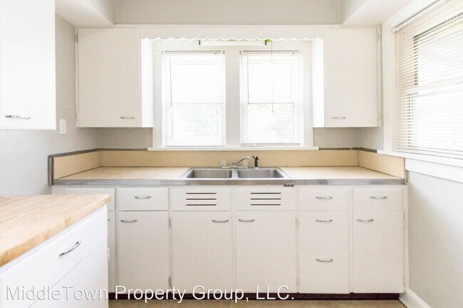 Photo - 3 br, 1 bath House - 1130 W Abbott St