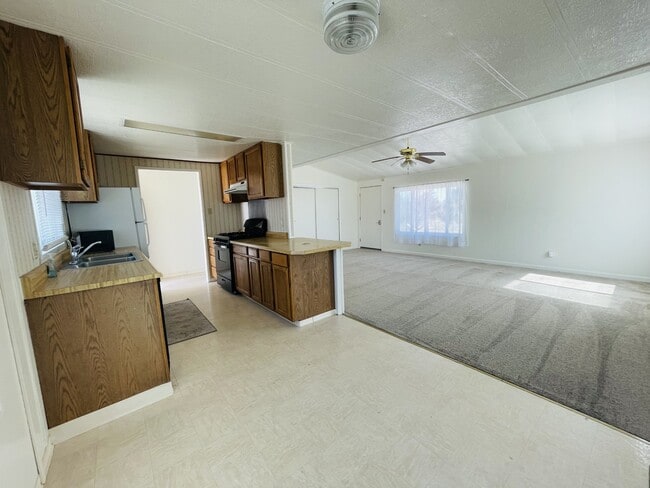 Photo - 920 Dodge Ln