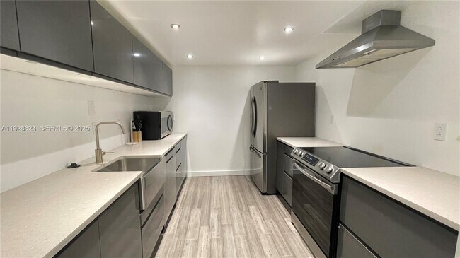 Photo - 800 Parkview Dr Unit 807