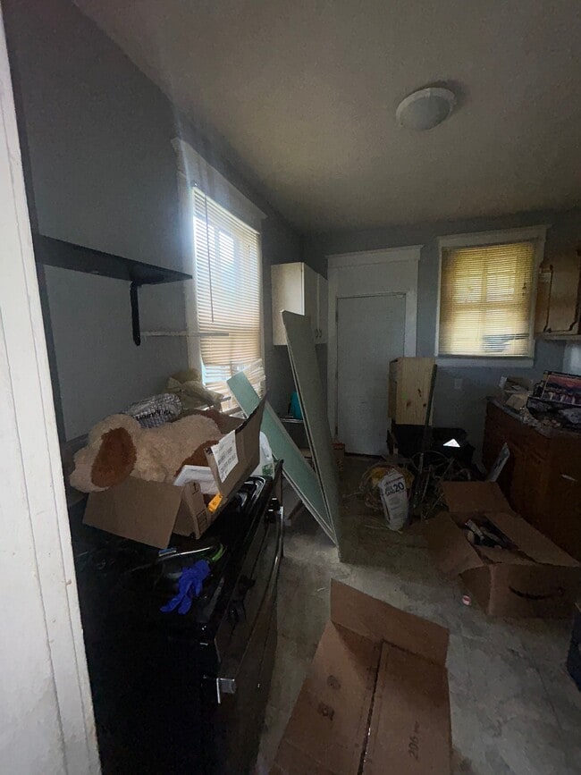 Photo - 5230 Thrush Ave