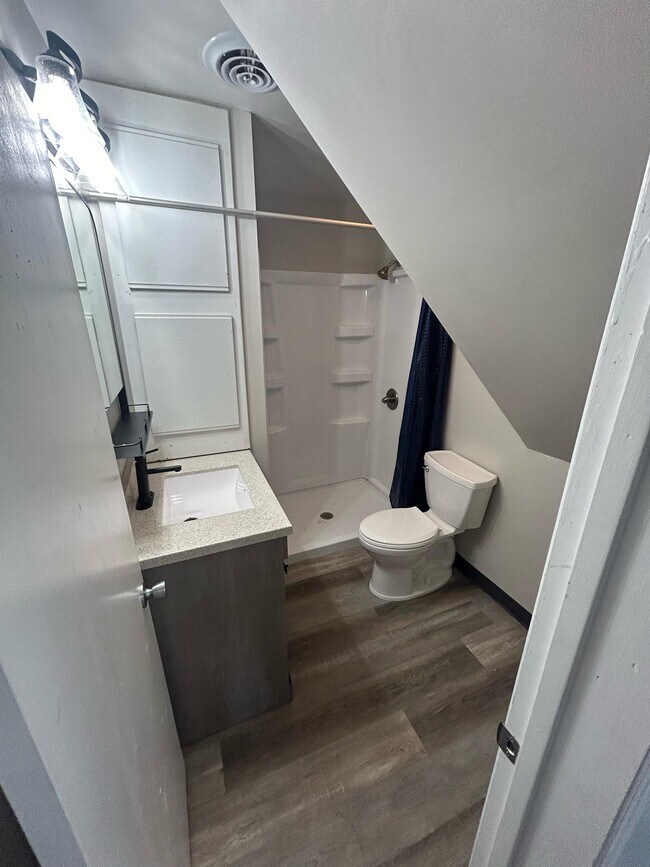 103 E Sangamon St Unit 4