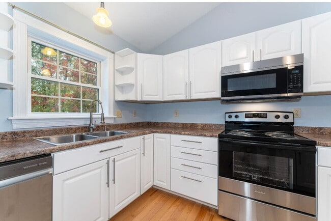 Photo - 21 Yankee Ave