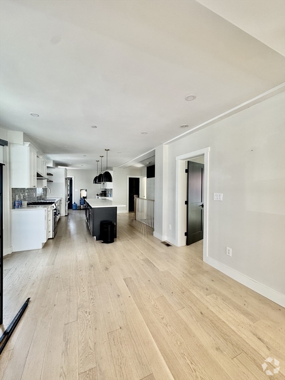 Building Photo - 8 Robeson St Unit 1 Rental