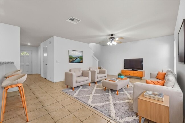 822 Grand Plains Dr