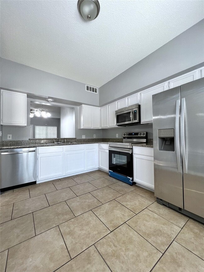 Building Photo - 9601 Forest Ln