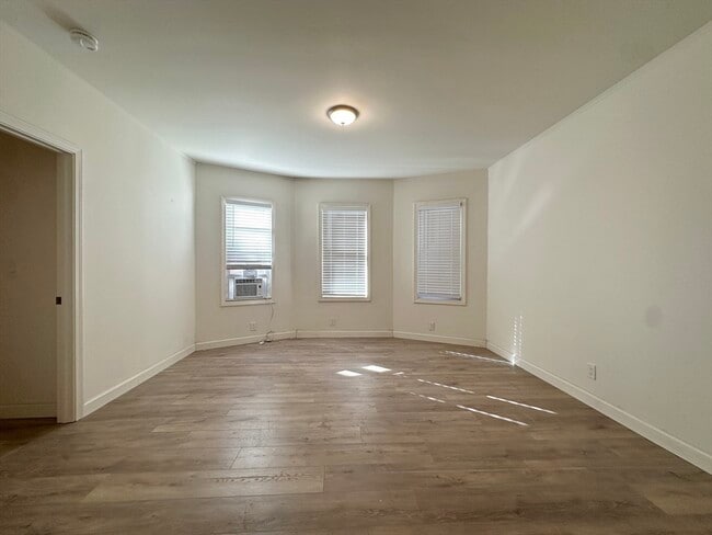 Photo - 72 Easton St Unit 1