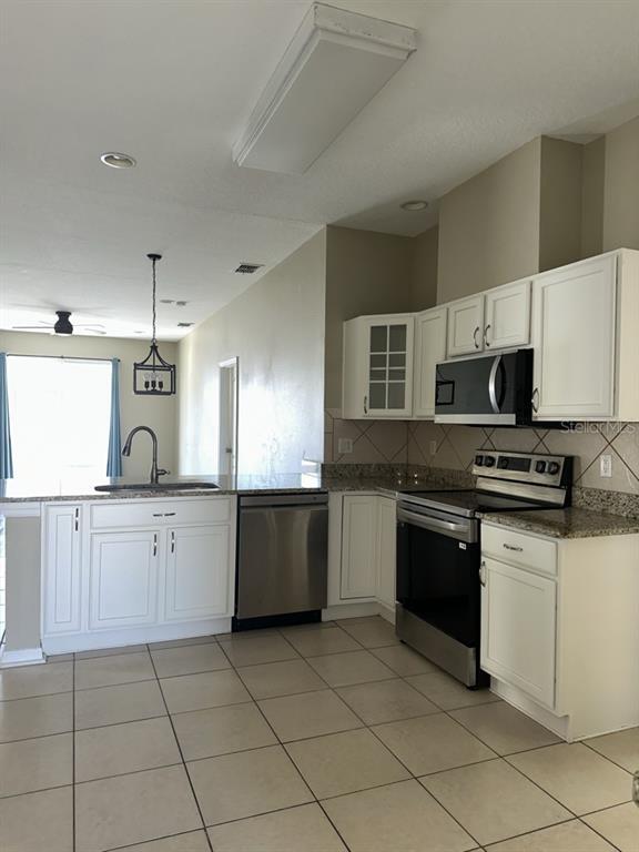 Photo - 30513 Latourette Dr