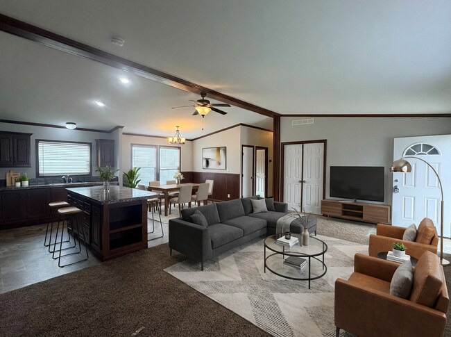 Photo - 2121 Four Seasons Dr