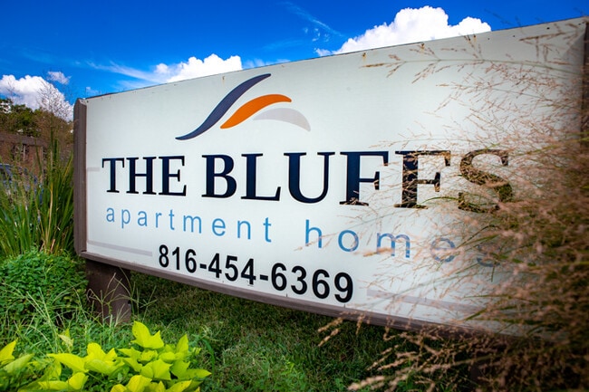 Photo - Welcome to The Bluffs – Comfort, Convenience & Value in the Heart of Gladstone