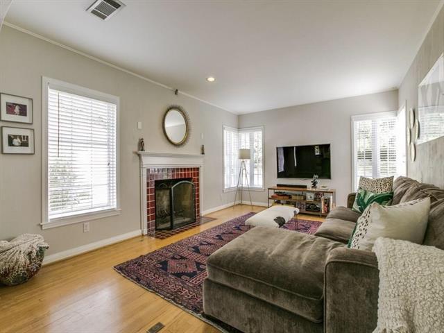 Photo - 1523 Oak Knoll St