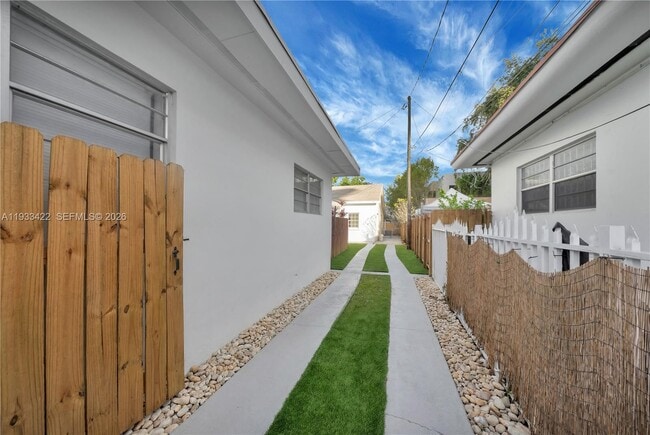 Photo - 2731 SW 24th St Unit 2731