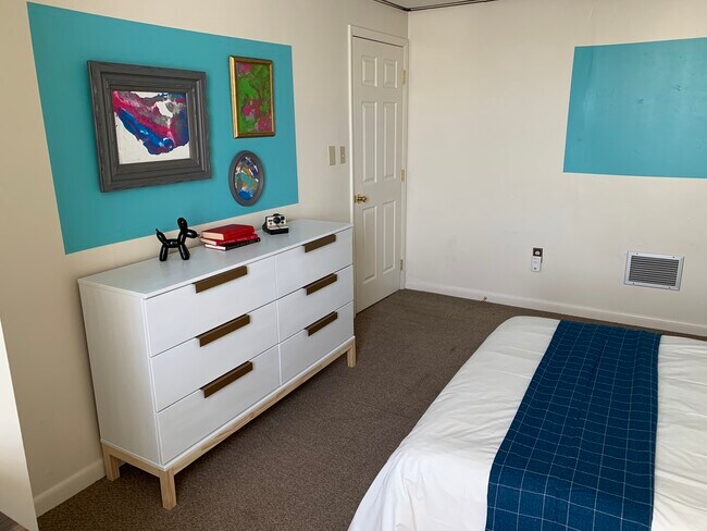 Photo - 415 S Main St