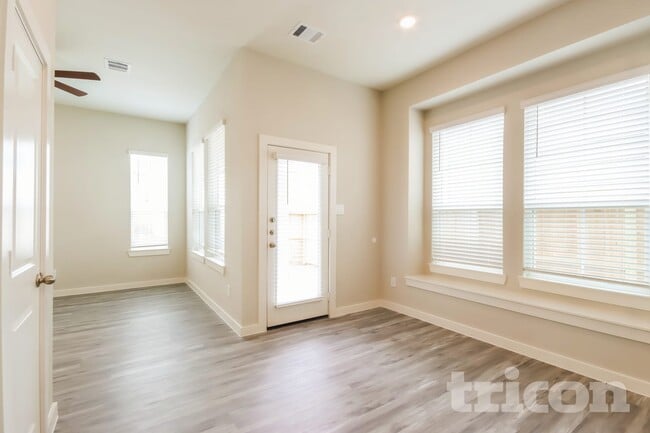 Photo - 9835 Willow Creek Commerce Dr