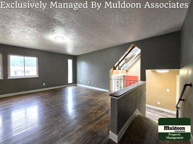 1450 Luna Vista St