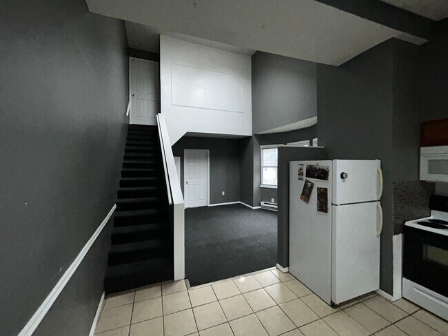 Building Photo - 133 Liberty St Unit Apt #2