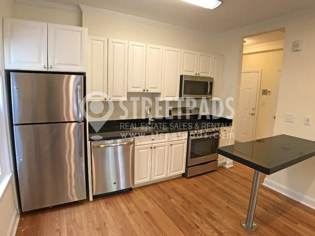 Photo - 3 bedroom in Cambridge MA 02138