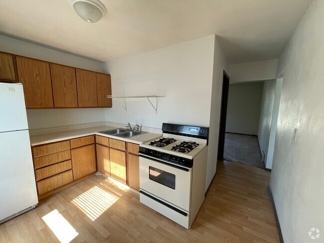 Building Photo - 1921 10th St Unit Upper Rental