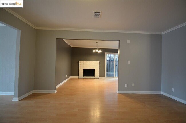 Photo - 1462 Kimball Ct