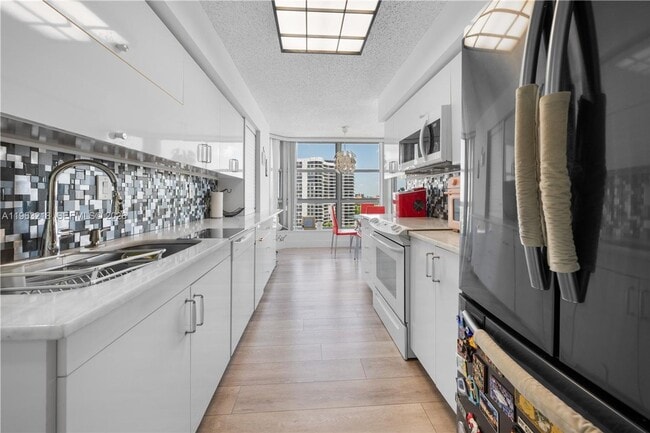 Photo - 3530 Mystic Pointe Dr