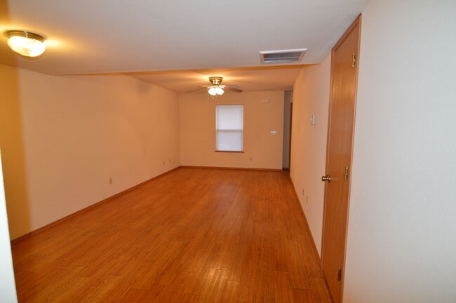 Photo - 20309 Skyview Dr Unit B