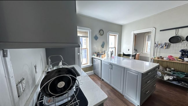 Photo - 85 Lowden Ave Unit 4-bed 1-bath