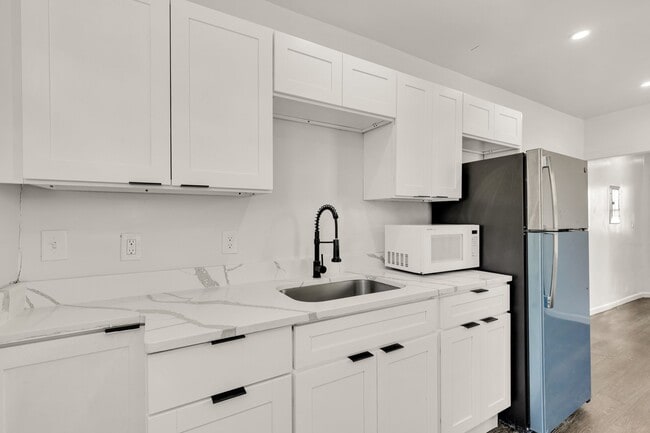 Photo - 810 Otis Pl NW Unit 3