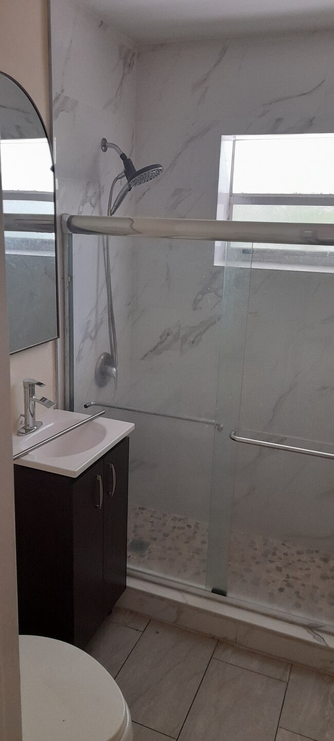 Photo - 706 SW 4th Ter Unit 4