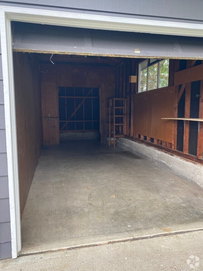 Building Photo - 11760 SW Bowmont Ln Rental