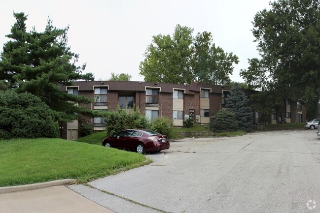 Photo - Emerald Crossing West