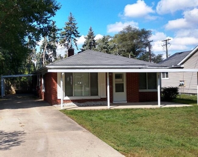 Photo - 881 Allen Rd