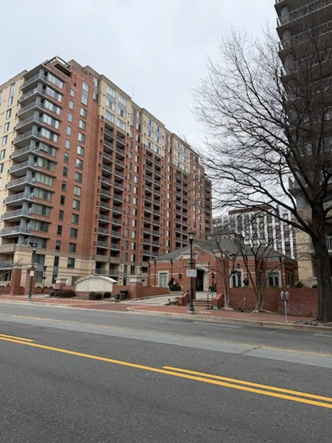 LUXURY CONDO IN BETHESDA - LUXURY CONDO IN BETHESDA Unit 1524