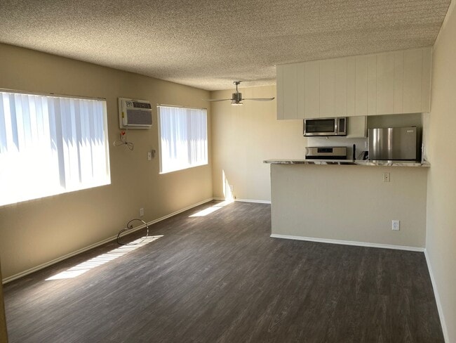 3735 S Canfield Ave Unit 8