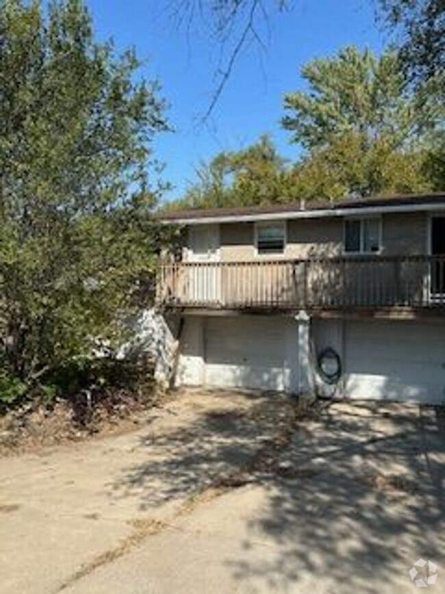 Building Photo - Great 1 bedroom 1 Bath Duplex Rental
