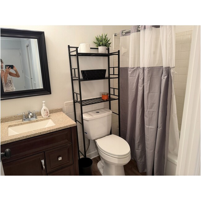 1280 Dewey St Unit 4