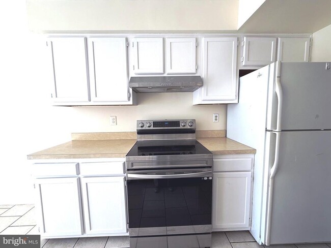 Photo - 11 Wimbledon Ct