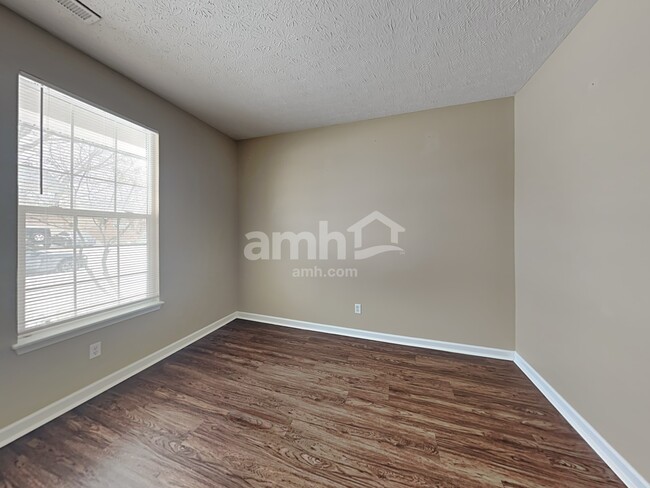 Photo - 6534 Amherst Way