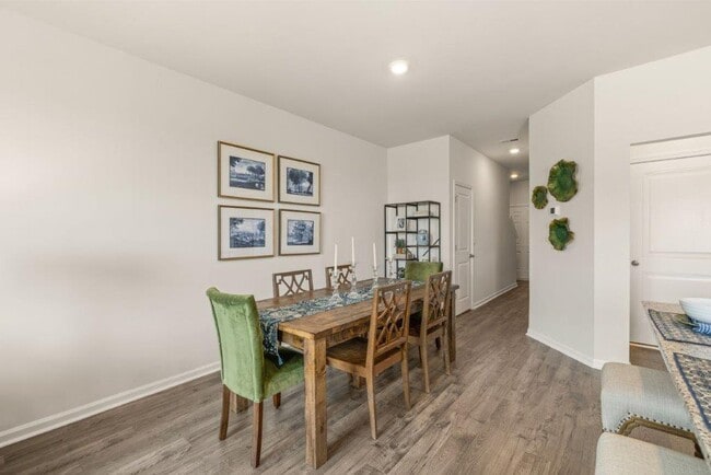 Photo - 797 Grovebury Ct