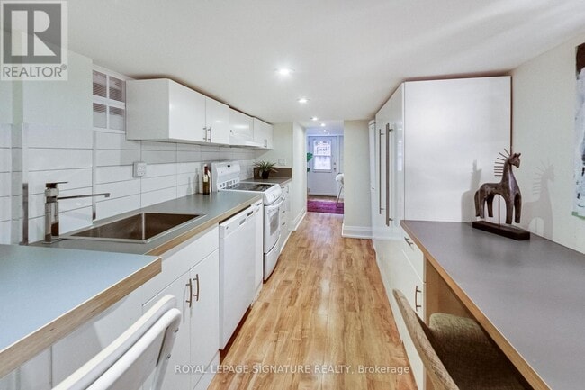 Photo - 6 King Edward Ave