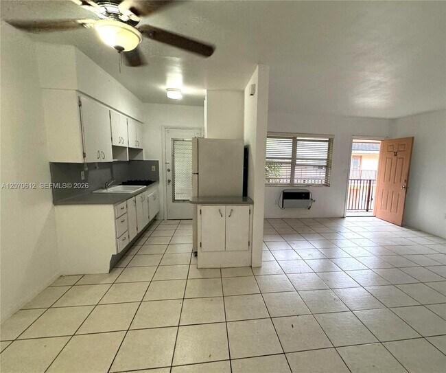 Photo - 1250 S Alhambra Cir Unidad 18