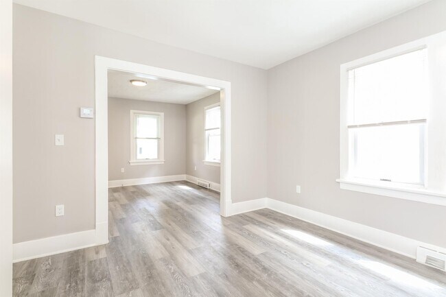 Photo - 856 Broad St