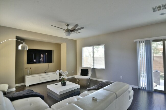 Photo - Gorgeous 3Bed/2.5Bath, 2-Story Home located in the Aliante Area