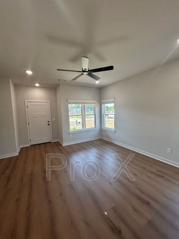 Photo - 623 Cosmos St