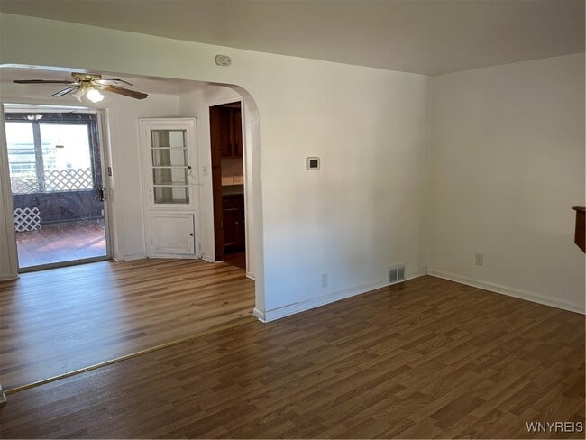 Photo - 61 Lynncrest Terrace