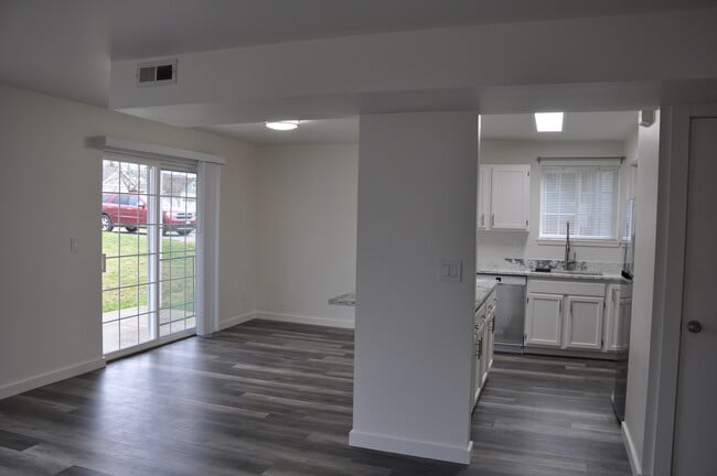 Building Photo - 3031 Pacific St