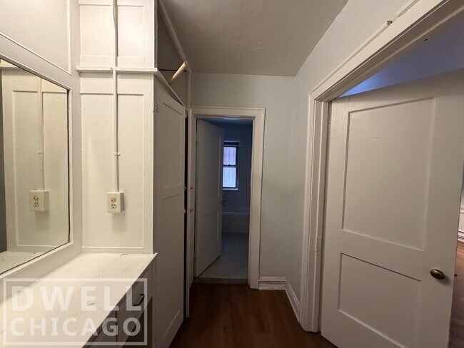 Photo - 2325 N Commonwealth Ave Unidad S