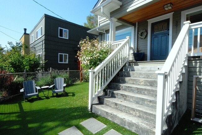 Photo - 3911 1st Ave NE