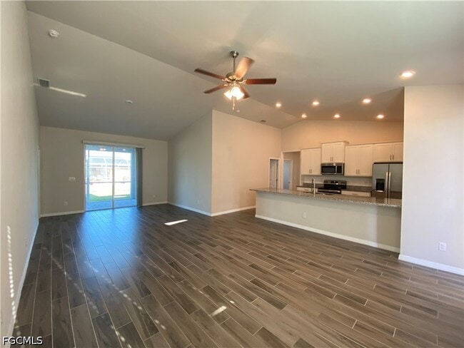 Photo - 2000 NW 7th Ave