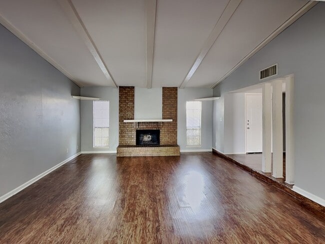 Photo - 7439 Oakmore Dr